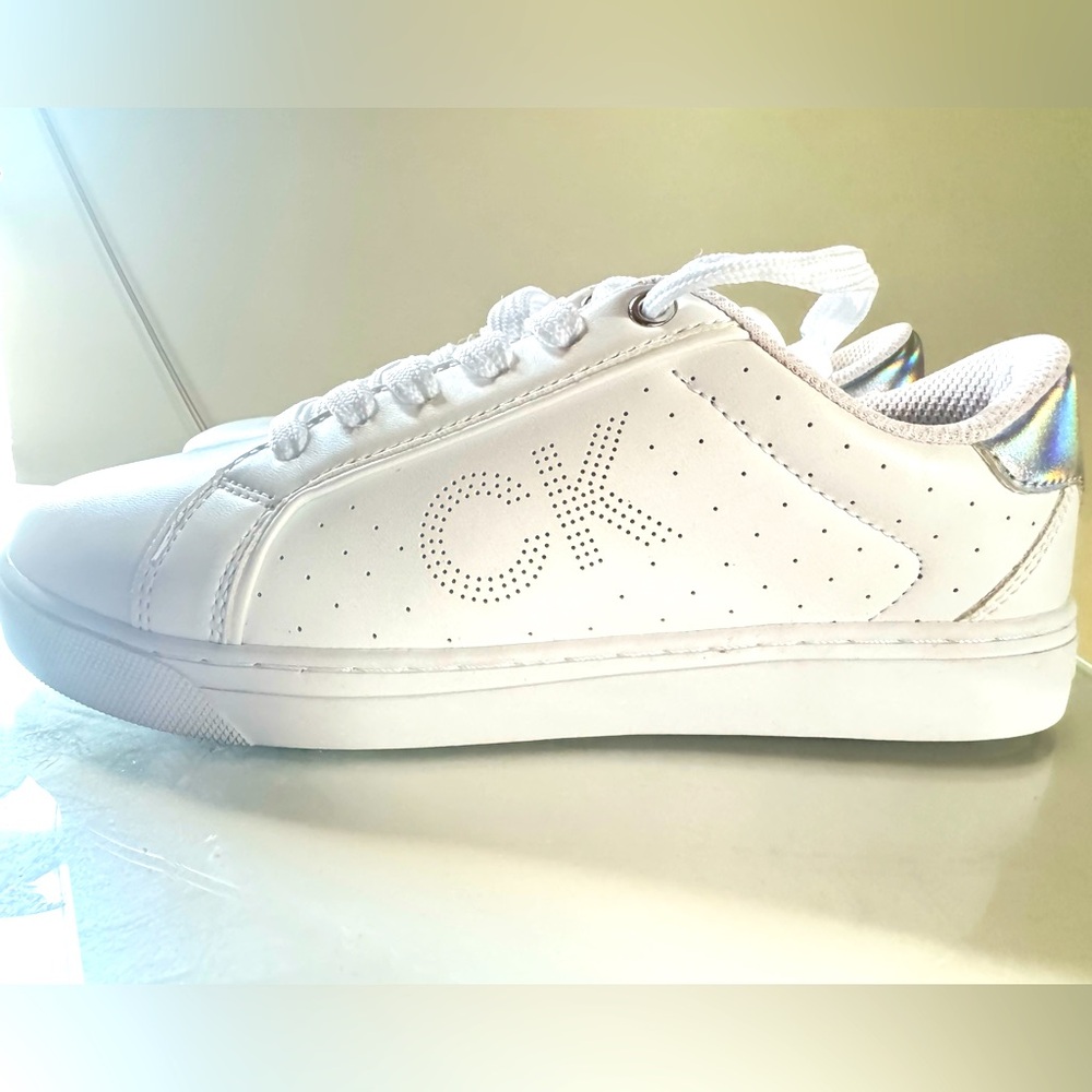 💎NEW CK Pretty Sneakers Calvin Klein White 💎💎without box never used💎💎